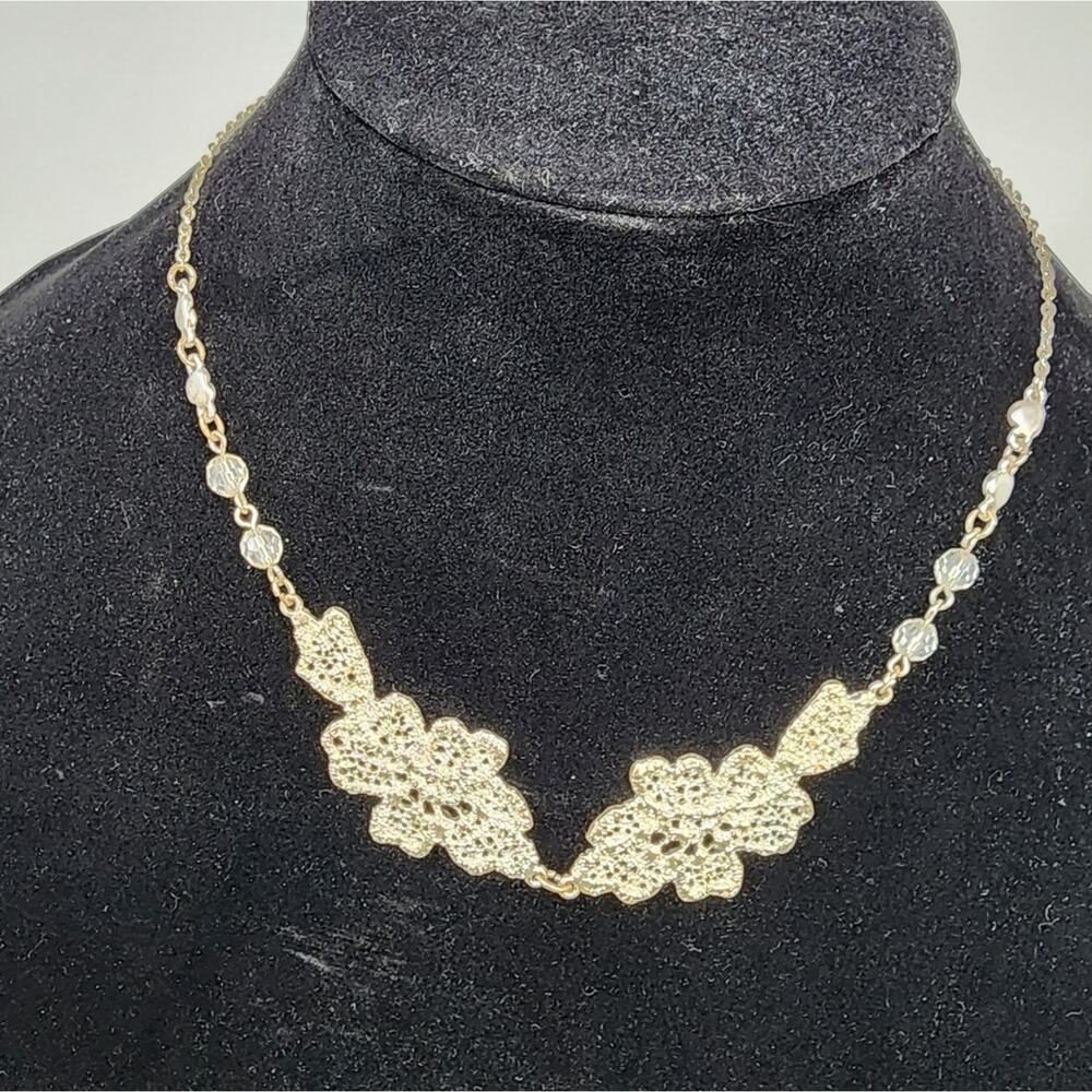 American Eagle Vintage Aerie Silver Lace Pattern Beaded Necklace Signed 18 inche